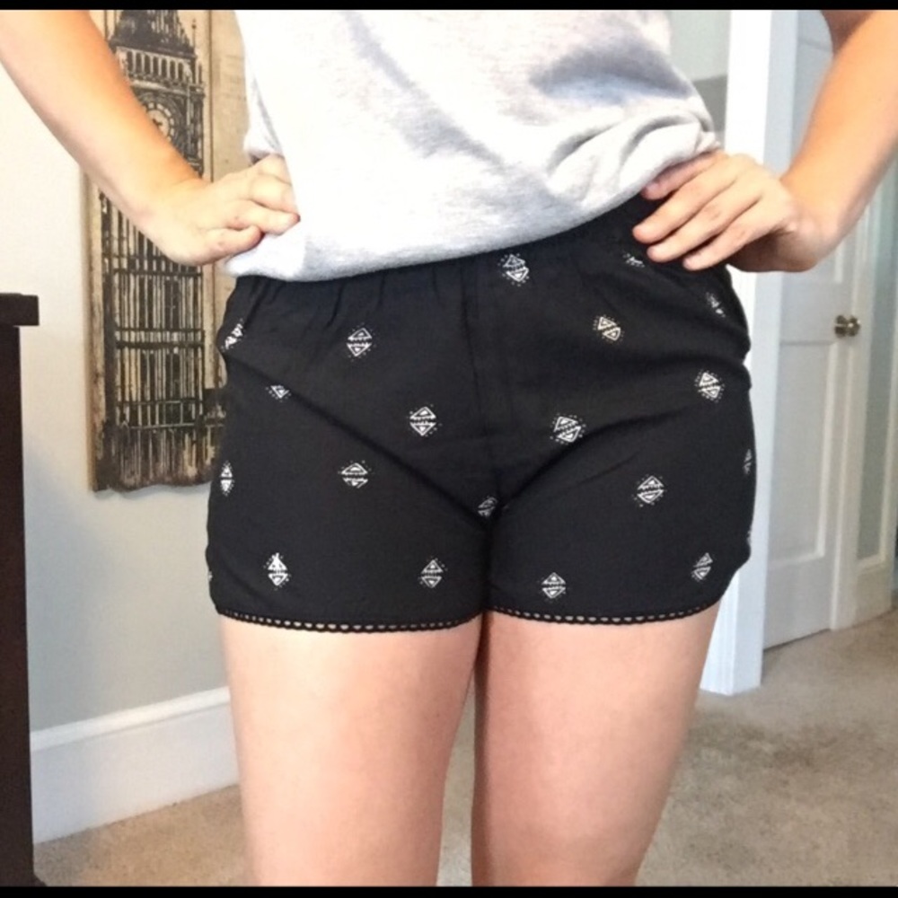 🖤ANGIE Shorts Black Rayon🖤